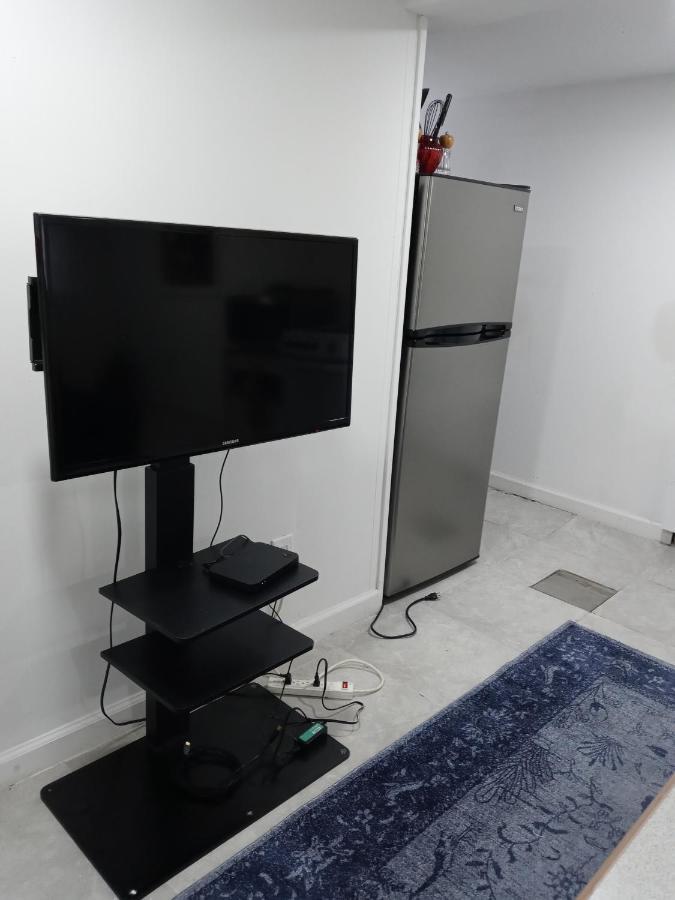 "Cozy Basement Retreat Just 40 Minutes To Nyc!" Apartamento Irvington Exterior foto