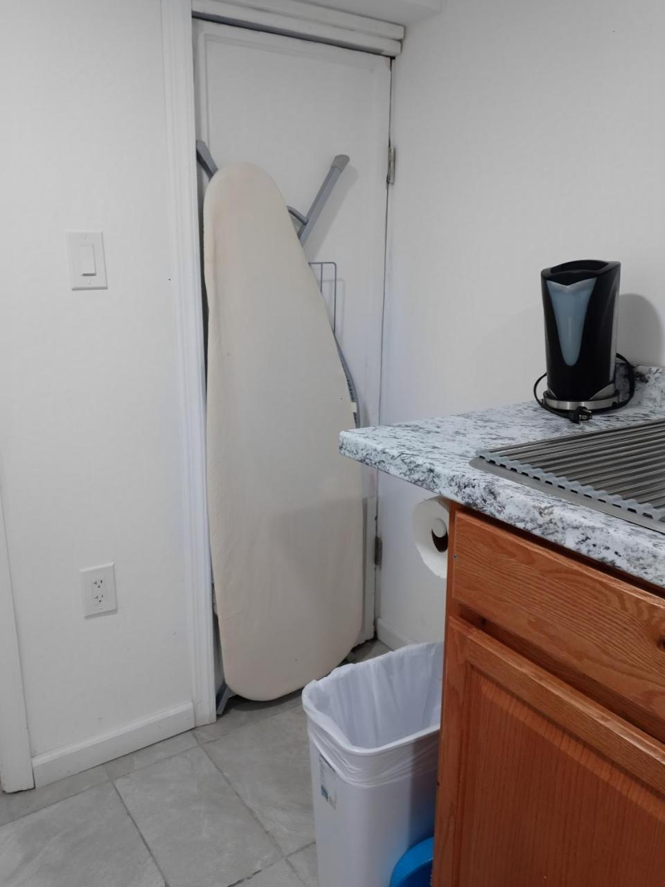 "Cozy Basement Retreat Just 40 Minutes To Nyc!" Apartamento Irvington Exterior foto